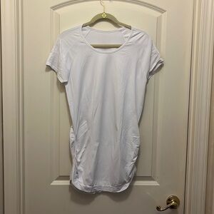 Athleta workout top in white. Size XL.